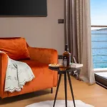 Beachfront Punta Planka With Pool 别墅