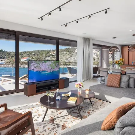 Beachfront Punta Planka With Pool Villa