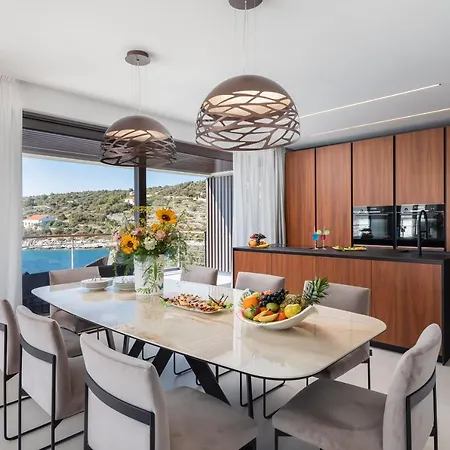 Beachfront Punta Planka With Pool *