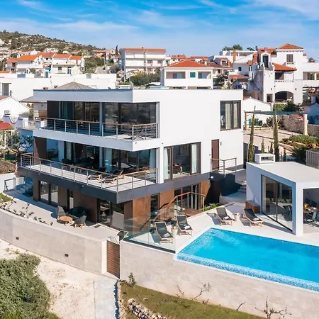Beachfront Punta Planka With Pool Willa *