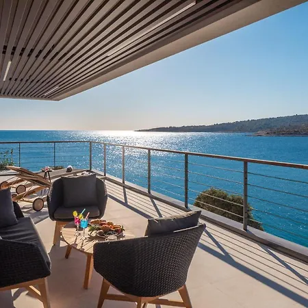 Beachfront Punta Planka With Pool * Rogoznica (Sibenik-Knin)