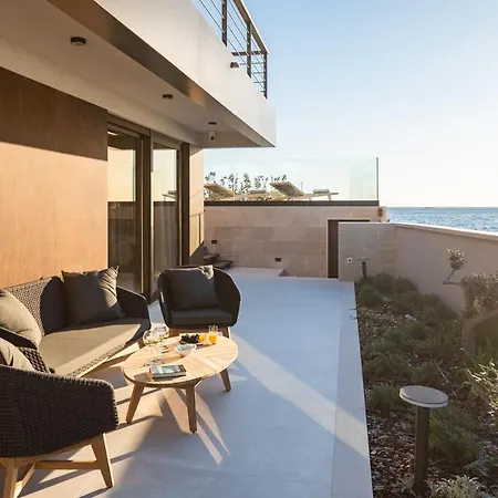 Beachfront Punta Planka With Pool فيلة