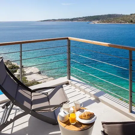 Villa Beachfront Punta Planka With Pool *