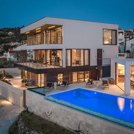 Beachfront Punta Planka With Pool Villa