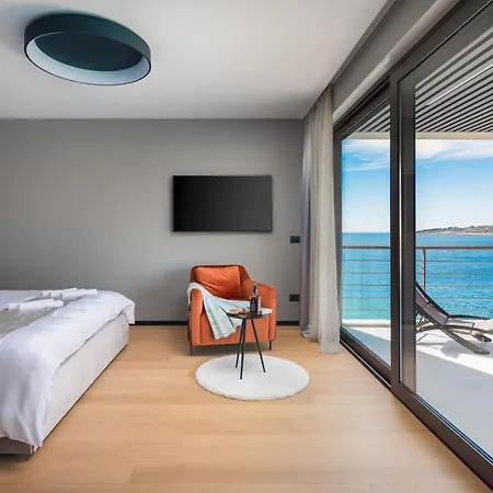 Beachfront Punta Planka With Pool Villa *