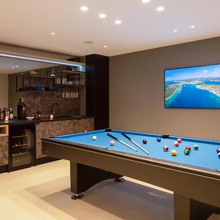 Beachfront Punta Planka With Pool Rogoznica (Sibenik-Knin)