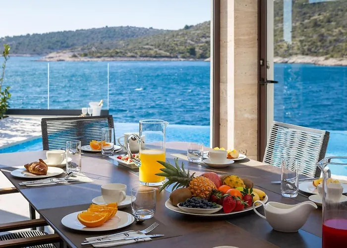 Willa Beachfront Punta Planka With Pool