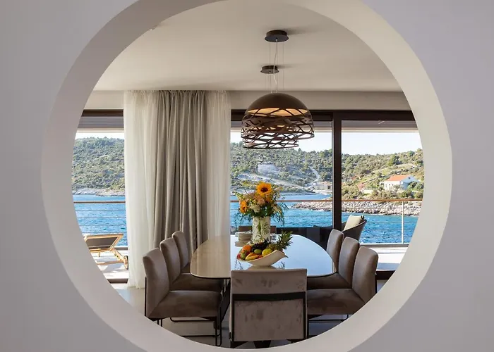 Beachfront Punta Planka With Pool ヴィラ