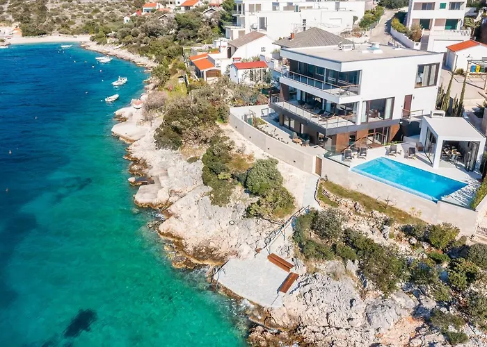 Beachfront Punta Planka With Pool ヴィラ