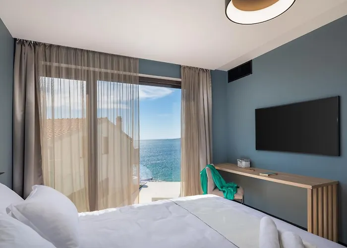 Beachfront Punta Planka With Pool ロゴズニッツァ