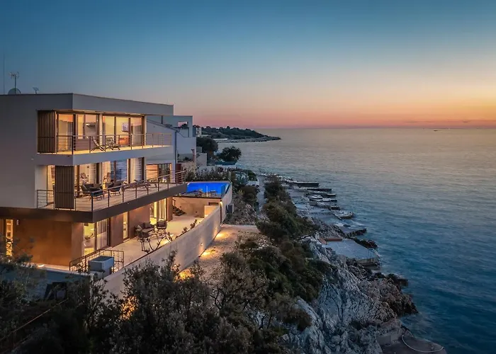 Beachfront Punta Planka With Pool Willa *