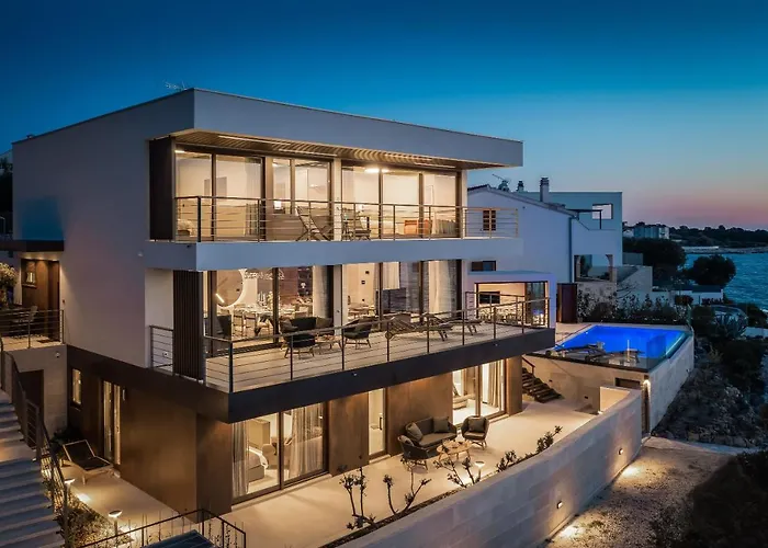 Beachfront Punta Planka With Pool *