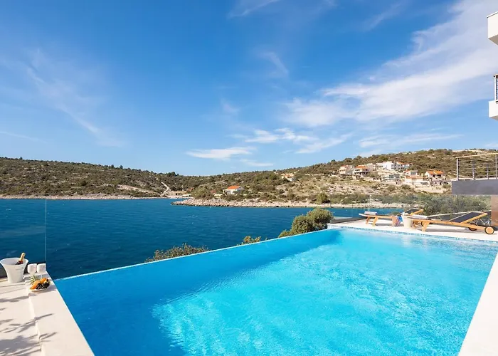 Willa Beachfront Punta Planka With Pool Rogoznica (Sibenik-Knin)