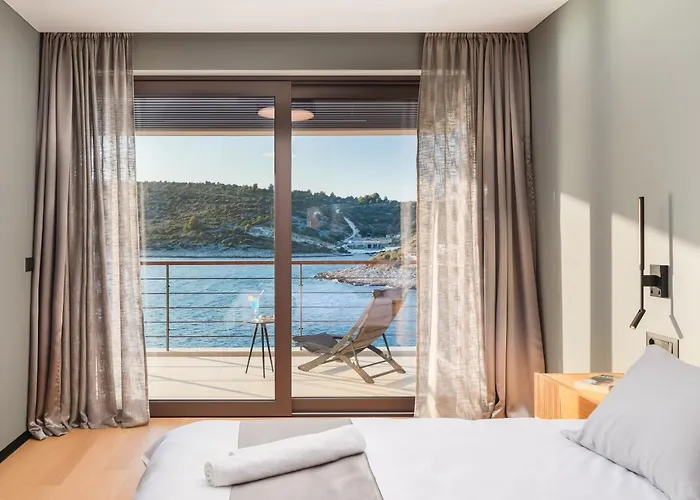 Beachfront Punta Planka With Pool ヴィラ ロゴズニッツァ