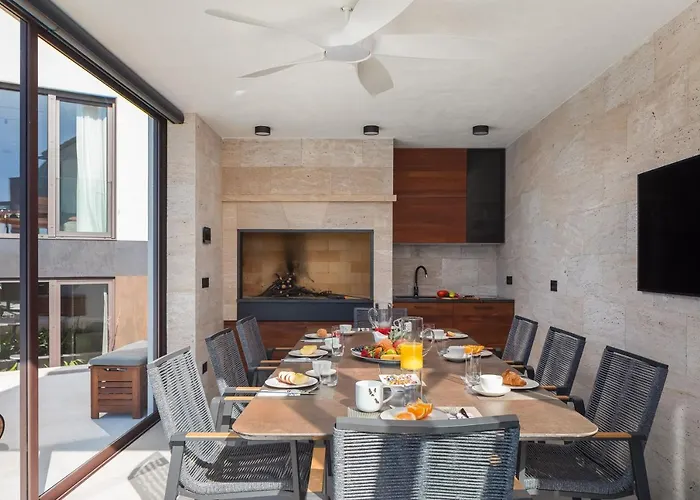 Beachfront Punta Planka With Pool ヴィラ *