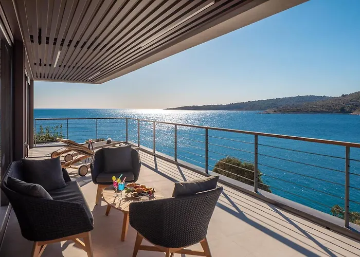 Beachfront Punta Planka With Pool * Rogoznica (Sibenik-Knin)