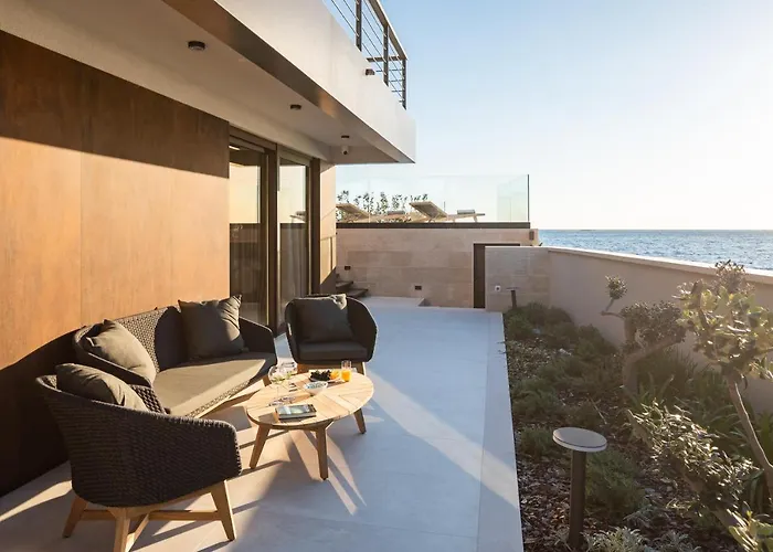 Beachfront Punta Planka With Pool Willa