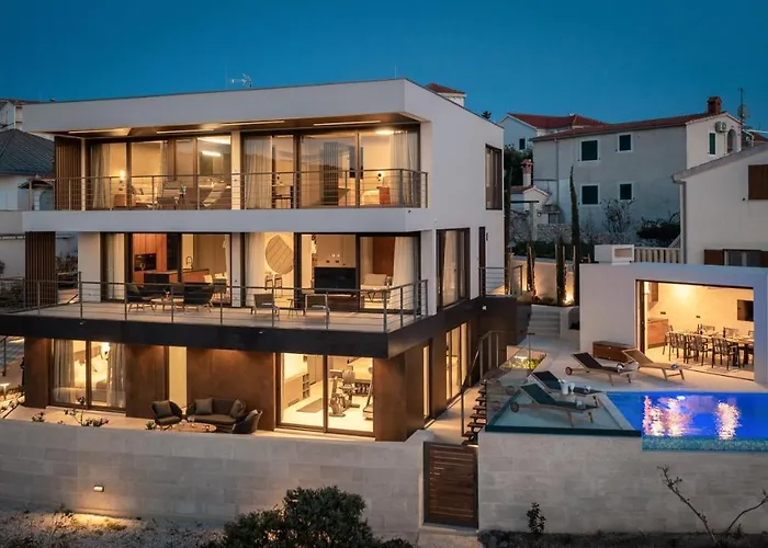 Beachfront Punta Planka With Pool *