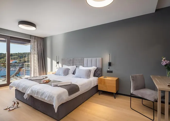 Beachfront Punta Planka With Pool ヴィラ ロゴズニッツァ