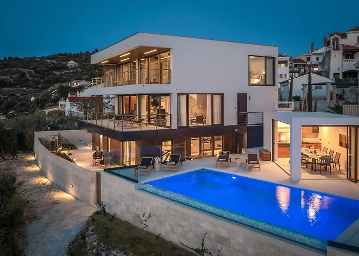 Beachfront Punta Planka With Pool ヴィラ