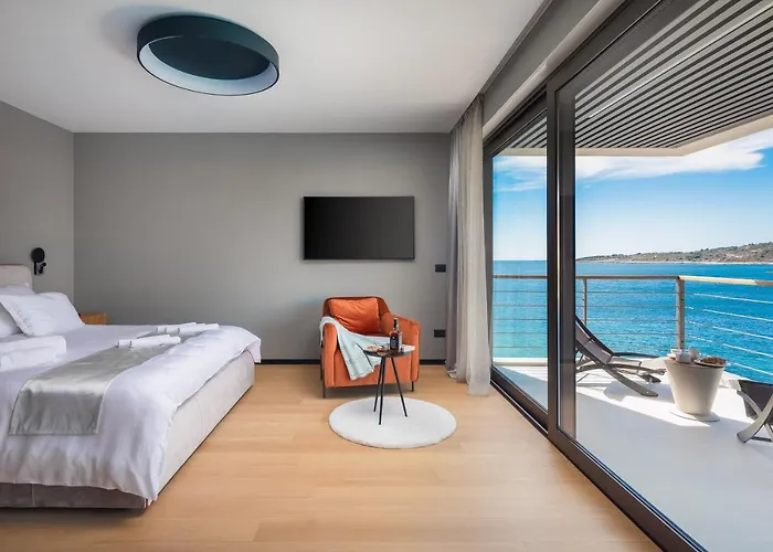 Beachfront Punta Planka With Pool ヴィラ *